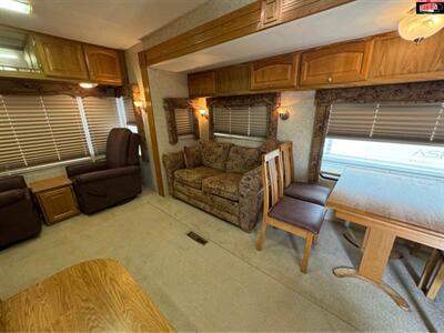 2005 CARRIAGE CAMEO 32RLS   - Photo 15 - Waco, TX 76712