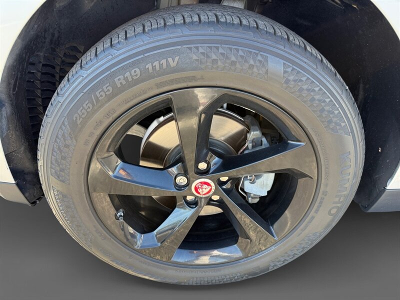 2019 Jaguar F-PACE 25t Premium - Photo 14 - Reno, NV 89502