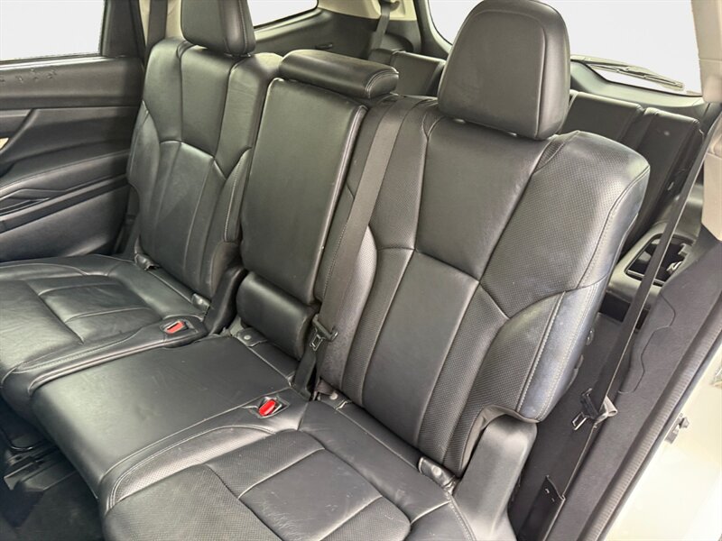 2020 Subaru Ascent Limited - Photo 13 - Reno, NV 89502