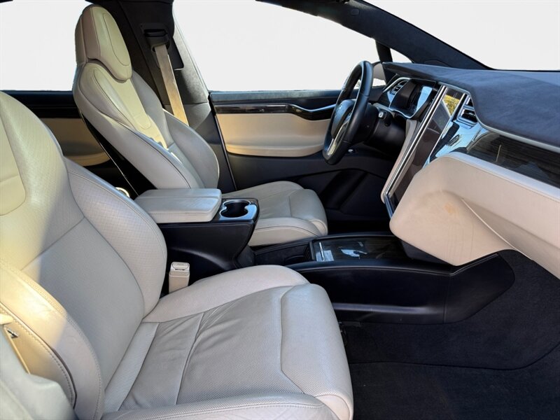 2016 Tesla Model X 90D - Photo 15 - Reno, NV 89502