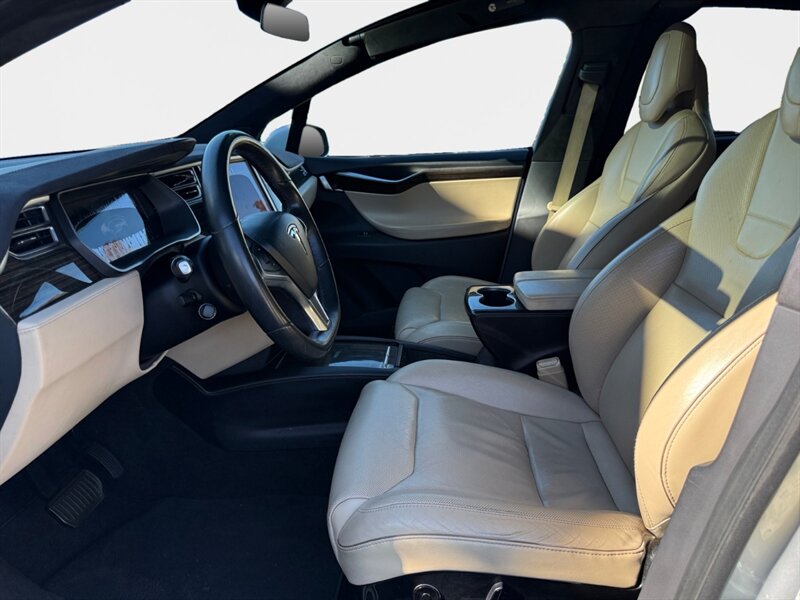 2016 Tesla Model X 90D - Photo 9 - Reno, NV 89502