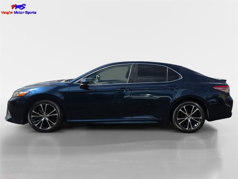 2018 Toyota Camry SE - Photo 2 - Reno, NV 89502