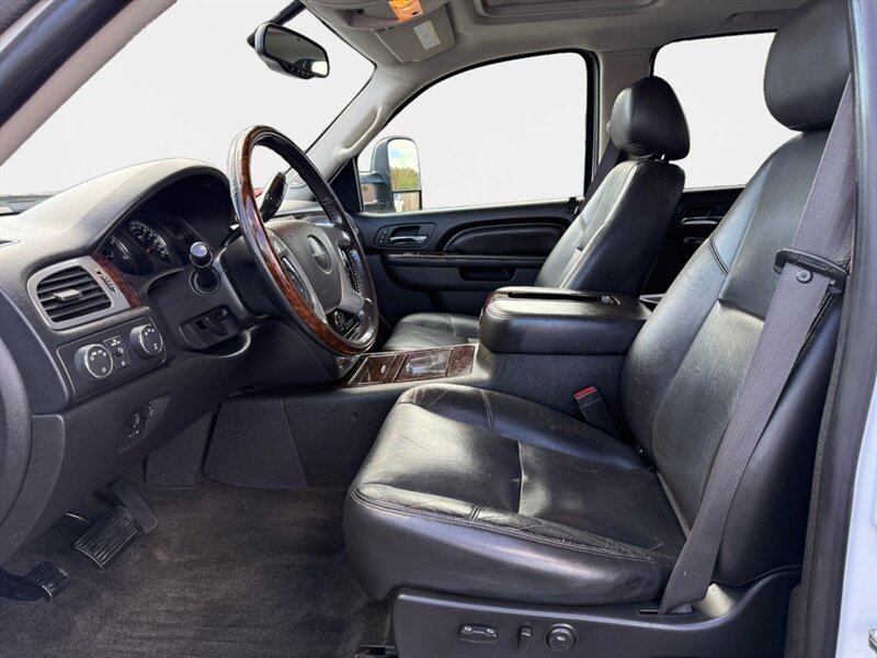 2012 GMC Sierra 3500HD Denali - Photo 9 - Reno, NV 89502