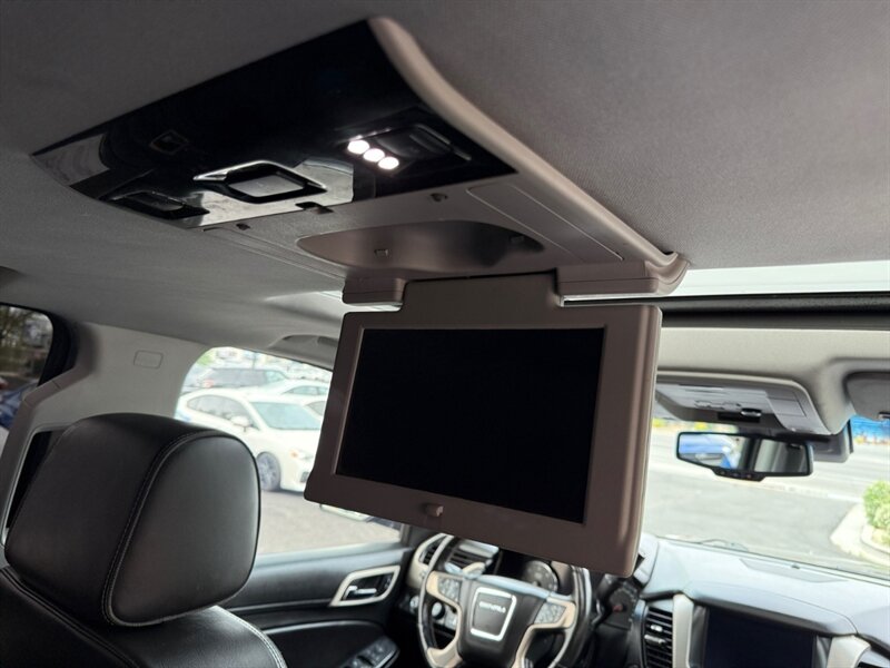 2018 GMC Yukon XL Denali - Photo 17 - Reno, NV 89502
