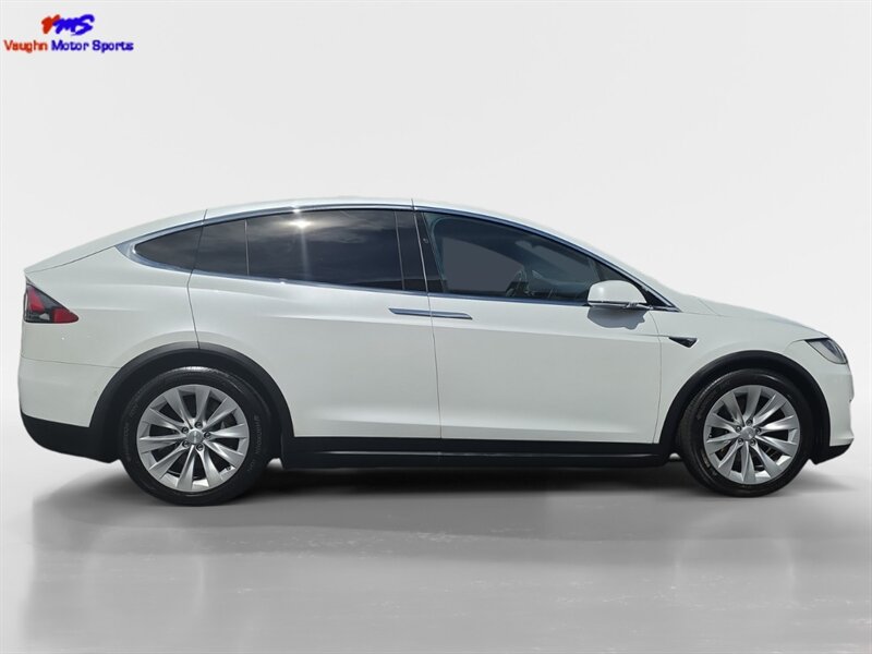2018 Tesla Model X 75D - Photo 8 - Reno, NV 89502