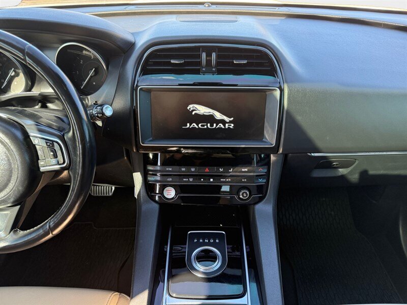 2019 Jaguar F-PACE 20d Premium - Photo 11 - Reno, NV 89502