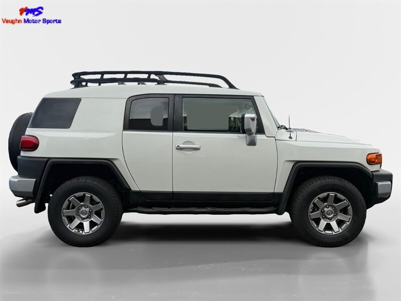 2014 Toyota FJ Cruiser - Photo 6 - Reno, NV 89502