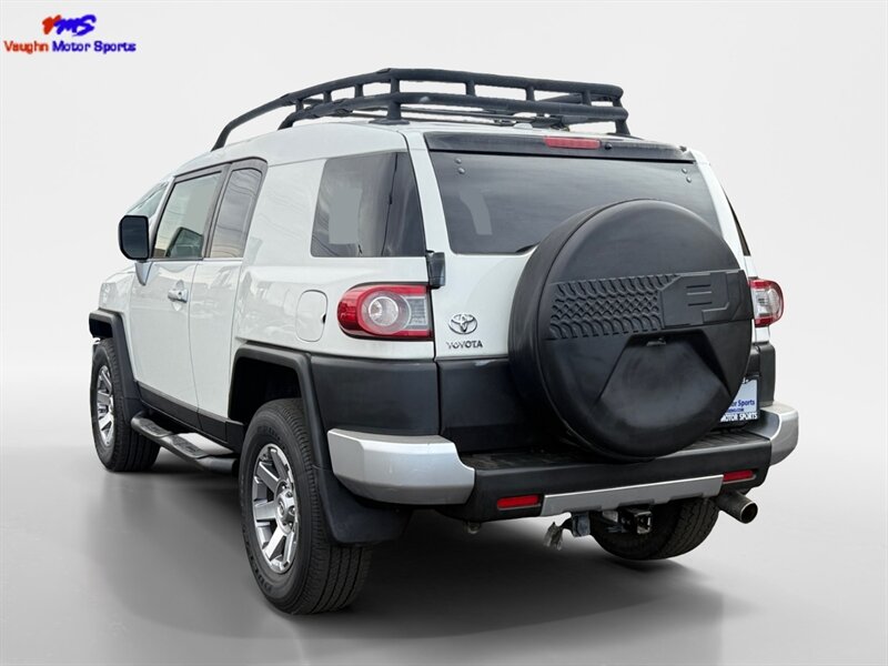 2014 Toyota FJ Cruiser - Photo 3 - Reno, NV 89502