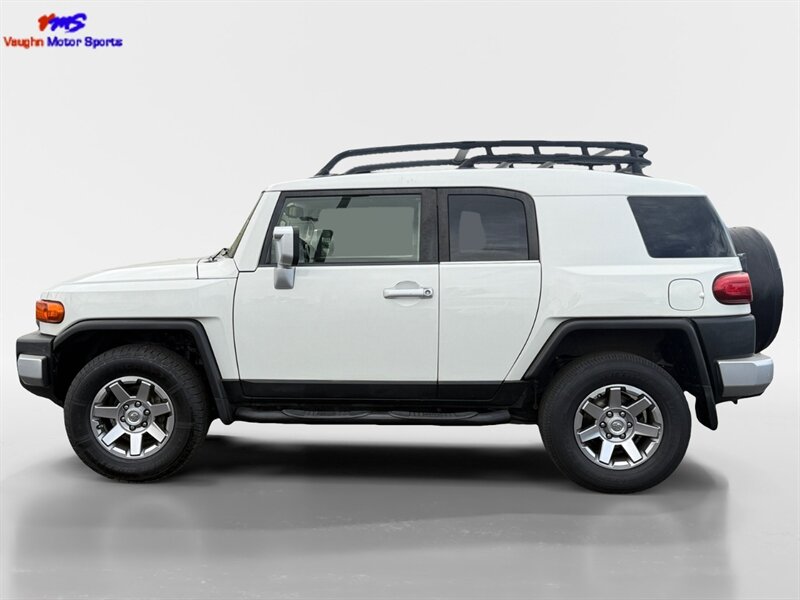 2014 Toyota FJ Cruiser - Photo 2 - Reno, NV 89502