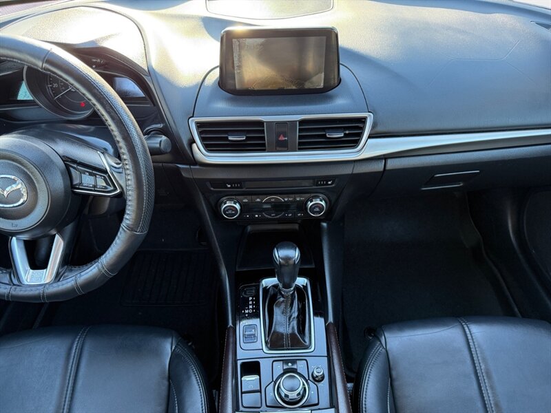 2018 Mazda MAZDA3 Touring - Photo 11 - Reno, NV 89502