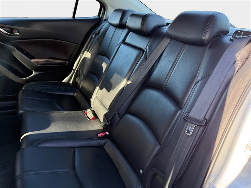 2018 Mazda MAZDA3 Touring - Photo 13 - Reno, NV 89502