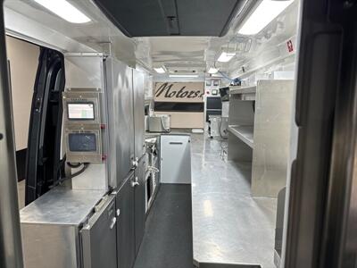 2022 Mercedes-Benz Sprinter 4500  CUSTOM KITCHEN,8 FRIDGES,SPECIAL BUILT! - Photo 12 - Houston, TX 77057