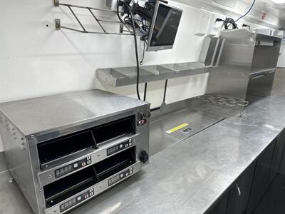 2022 Mercedes-Benz Sprinter 4500  CUSTOM KITCHEN,8 FRIDGES,SPECIAL BUILT! - Photo 18 - Houston, TX 77057