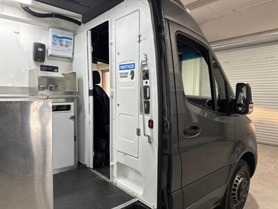 2022 Mercedes-Benz Sprinter 4500  CUSTOM KITCHEN,8 FRIDGES,SPECIAL BUILT! - Photo 8 - Houston, TX 77057