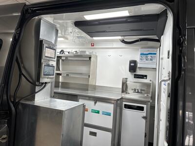 2022 Mercedes-Benz Sprinter 4500  CUSTOM KITCHEN,8 FRIDGES,SPECIAL BUILT! - Photo 9 - Houston, TX 77057