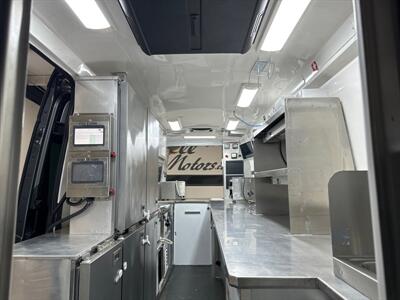 2022 Mercedes-Benz Sprinter 4500  CUSTOM KITCHEN,8 FRIDGES,SPECIAL BUILT! - Photo 11 - Houston, TX 77057