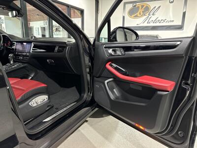 2021 Porsche Macan S  RED INTERIOR,1 OWNER,$76,000 NEW! - Photo 32 - Houston, TX 77057