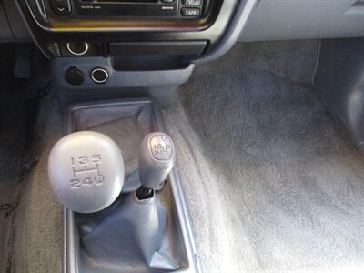 2000 Toyota Tacoma SR5 V6   - Photo 37 - Seattle, WA 98103