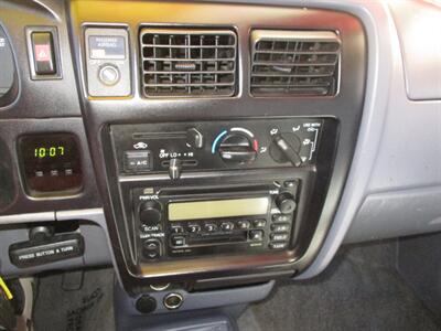 2000 Toyota Tacoma SR5 V6   - Photo 36 - Seattle, WA 98103