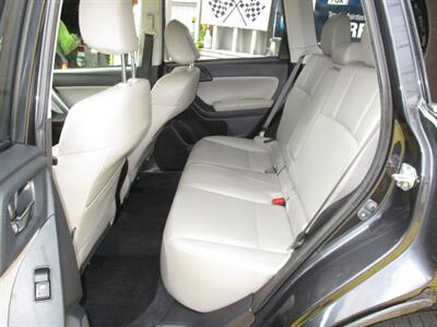 2014 Subaru Forester 2.5i Limited   - Photo 12 - Seattle, WA 98103