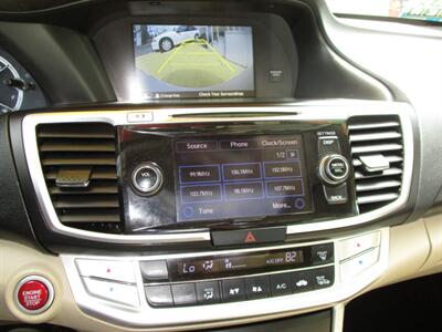 2014 Honda Accord EX-L   - Photo 16 - Seattle, WA 98103