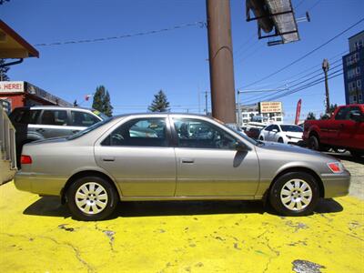 2001 Toyota Camry CE   - Photo 5 - Seattle, WA 98103