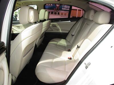 2012 BMW 528i xDrive   - Photo 12 - Seattle, WA 98103
