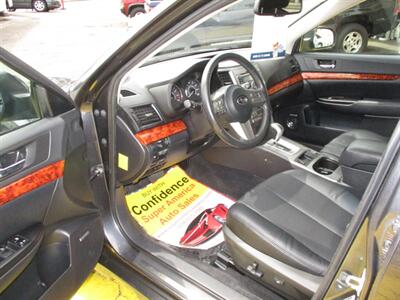 2010 Subaru Outback 3.6R Limited   - Photo 11 - Seattle, WA 98103