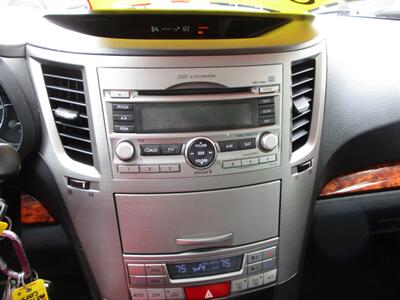 2010 Subaru Outback 3.6R Limited   - Photo 17 - Seattle, WA 98103