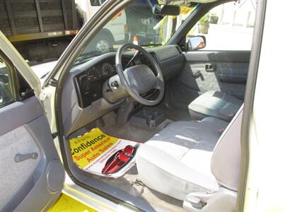 2000 Toyota Tacoma SR5   - Photo 12 - Seattle, WA 98103