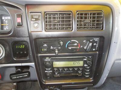 2000 Toyota Tacoma SR5   - Photo 17 - Seattle, WA 98103