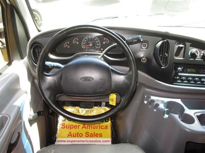 2001 Ford E-150 - Photo 11 - Seattle, WA 98103