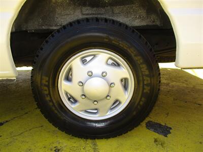 2001 Ford E-150 - Photo 23 - Seattle, WA 98103