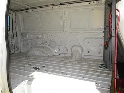 2001 Ford E-150 - Photo 17 - Seattle, WA 98103