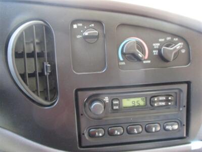 2001 Ford E-150 - Photo 15 - Seattle, WA 98103
