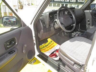 2001 Jeep Cherokee SE   - Photo 11 - Seattle, WA 98103