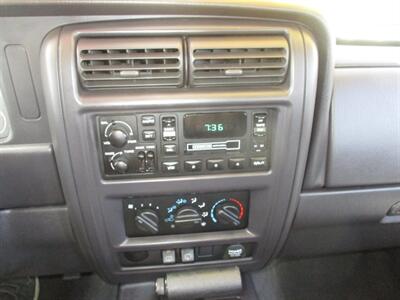 2001 Jeep Cherokee SE   - Photo 16 - Seattle, WA 98103