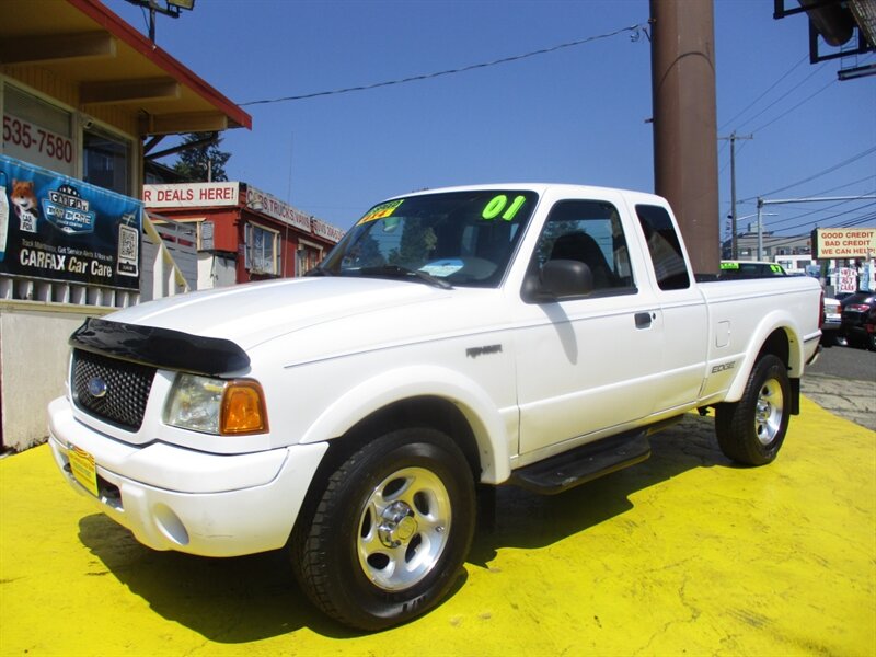 Oxford White Clearcoat 2001 Ford Ranger Pickup Truck Four-Wheel Drive 5-Speed Manual