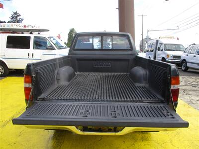 1992 Toyota Pickup Deluxe - Photo 8 - Seattle, WA 98103