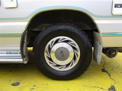 1992 Ford E-Series Van Chinook  E150 - Photo 31 - Seattle, WA 98103