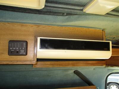 1992 Ford E-Series Van Chinook  E150 - Photo 20 - Seattle, WA 98103