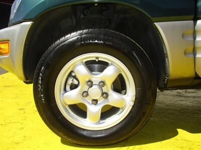 1998 Toyota RAV4   - Photo 21 - Seattle, WA 98103