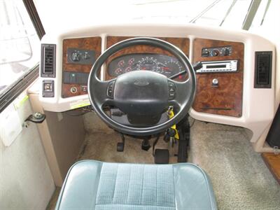 2000 Ford F-550 Coachmen Mirada 29ft - Photo 35 - Seattle, WA 98103