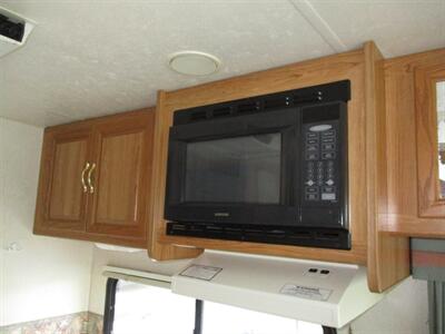 2000 Ford F-550 Coachmen Mirada 29ft - Photo 27 - Seattle, WA 98103