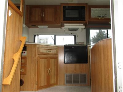 2000 Ford F-550 Coachmen Mirada 29ft - Photo 22 - Seattle, WA 98103