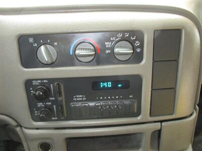 2003 GMC Safari   - Photo 14 - Seattle, WA 98103