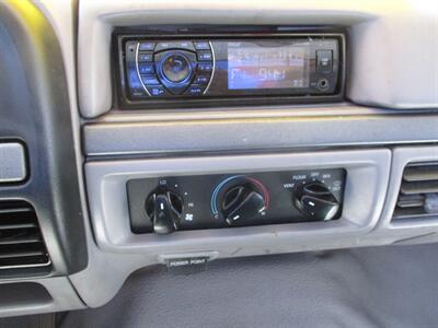 1995 Ford F-250 XL Long Bed   - Photo 13 - Seattle, WA 98103