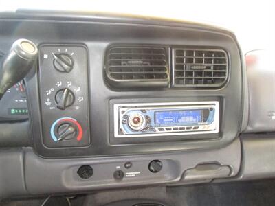 2000 Dodge Dakota SLT   - Photo 16 - Seattle, WA 98103