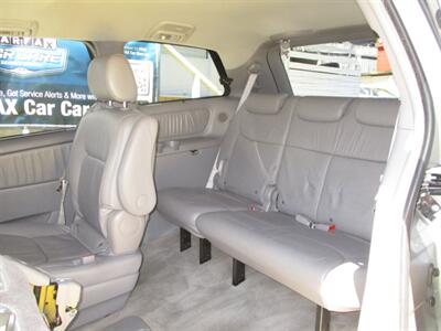 2008 Toyota Sienna XLE - Photo 13 - Seattle, WA 98103