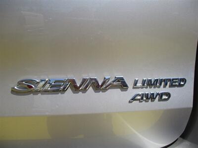 2008 Toyota Sienna XLE - Photo 30 - Seattle, WA 98103